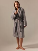 СОФТ МИСТ, халат махровый с капюшоном, женский, р 50, светло-серый
